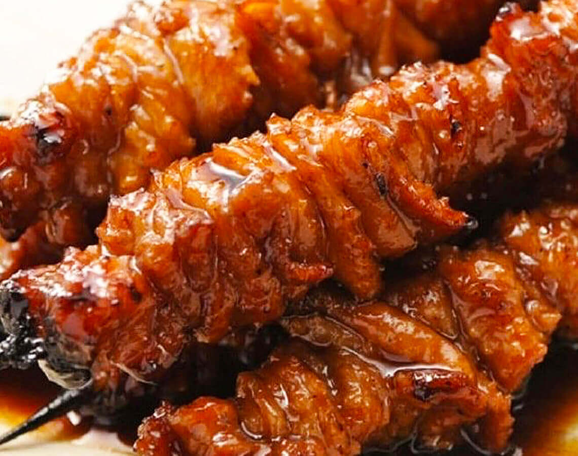 ブランド鶏【水郷錦爽鶏】を使った鳥丈名物三日皮 | 焼鳥・串焼き厳選