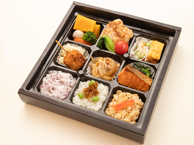 17.三種のごはんとまぐろ串カツ・鮭の幽庵焼き幕の内仕出し弁当