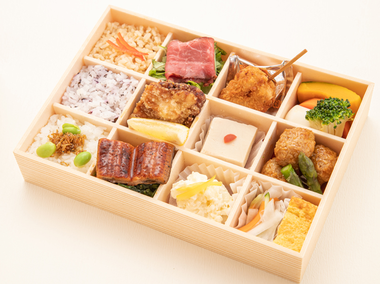 29.三種のごはんとローストビーフ・鰻かば焼きのプレミアム旬菜12枡仕出し弁当