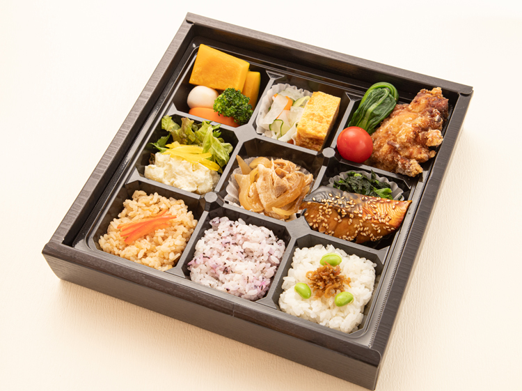 10.三種のごはんと鯖の南部焼き・鶏唐揚幕の内仕出し弁当