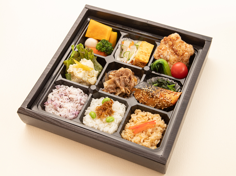 20.三種のごはんと牛すき煮・鯖の南部焼き幕の内仕出し弁当